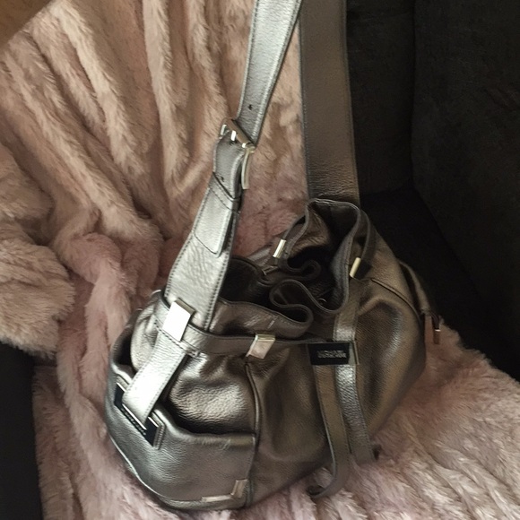 Michael Kors Beverly gunmetal shoulder bag - Picture 4 of 6